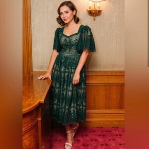 Ivy City Co Venice Dress in Emerald size Small 💚